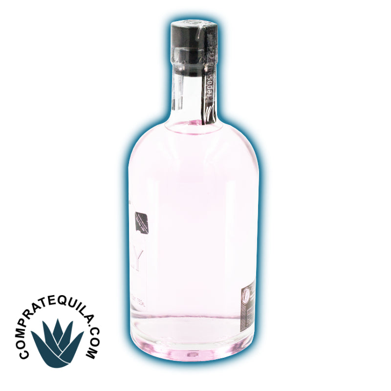 "W Family" Crystalline Rosado Reposado Tequila: An Exquisite Cocktail of Fruity Flavors and Elegance in Every Drop 